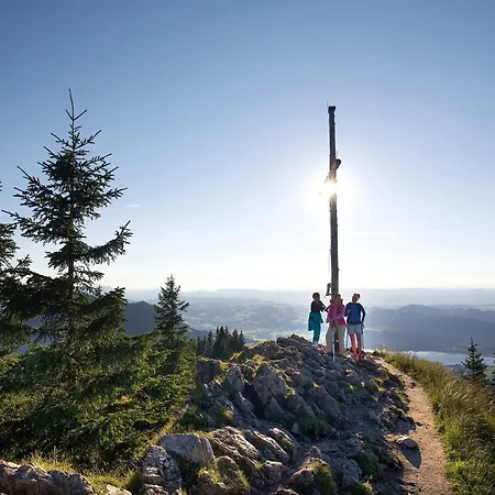 Aloisius Im Allgaeu - Ueber Den Daechern Von Nesselwang, Sonniger Balkon, Bergblick, Koenigscard Inklusive 네쎌방