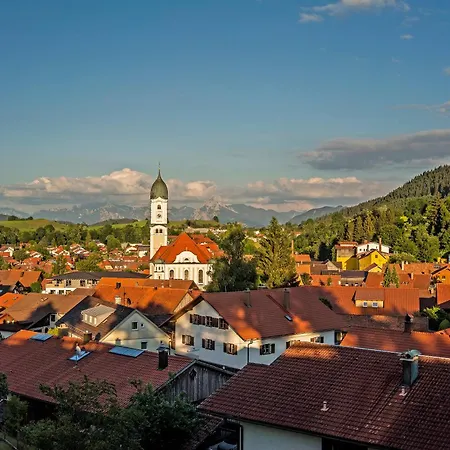 Aloisius Im Allgaeu - Ueber Den Daechern Von Nesselwang, Sonniger Balkon, Bergblick, Koenigscard Inklusive